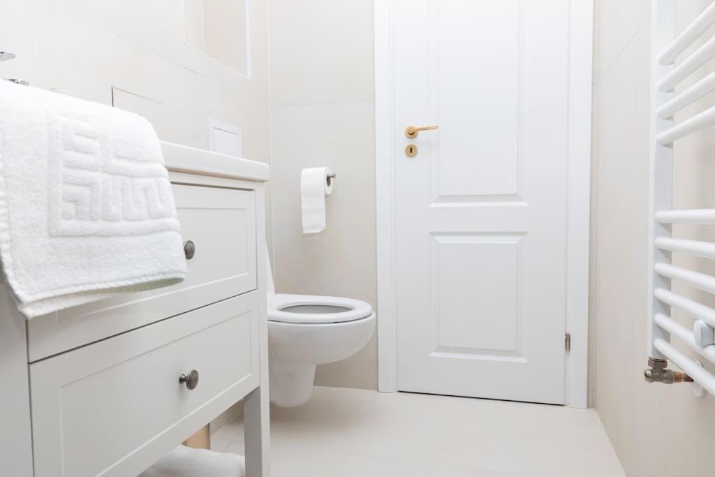Enescu 3 City Center Flat Timisoara Ngoại thất bức ảnh